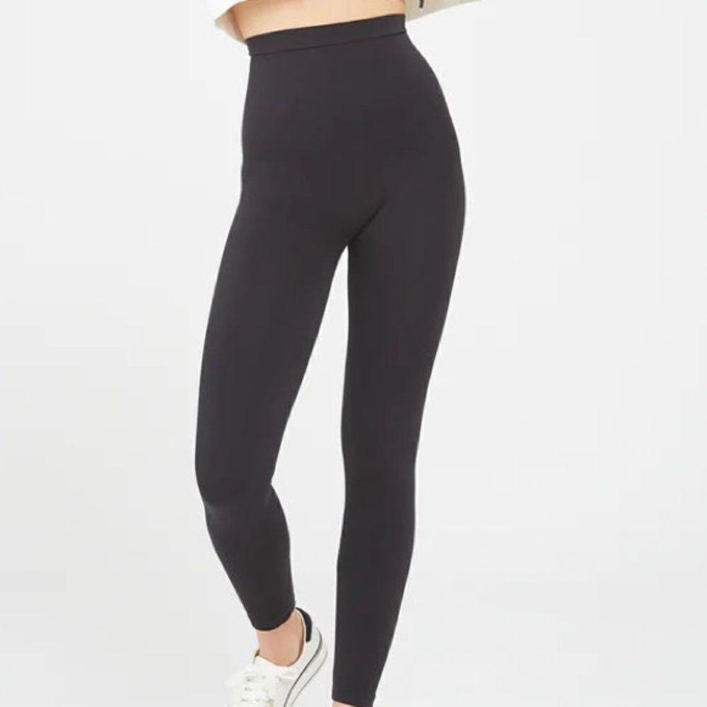 SPANX Look At Me Now Seamless Leggings -Black EUC